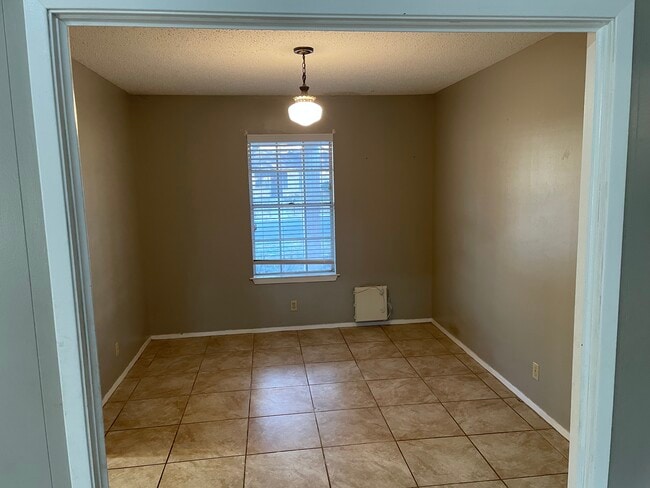 Building Photo - 4601 Meadow Creek Trail