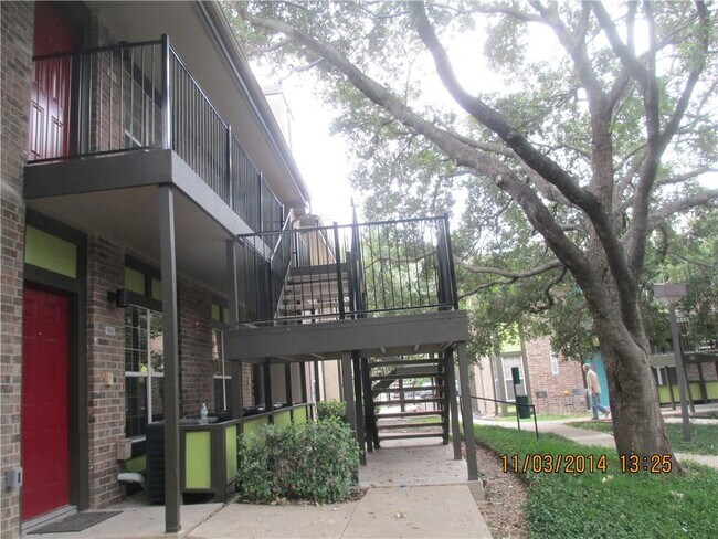 Building Photo - 7685 Northcross Dr