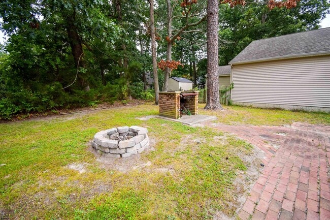Building Photo - 712 Eagle Point Ct
