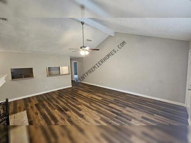 Building Photo - 23915 Spring Fork Dr