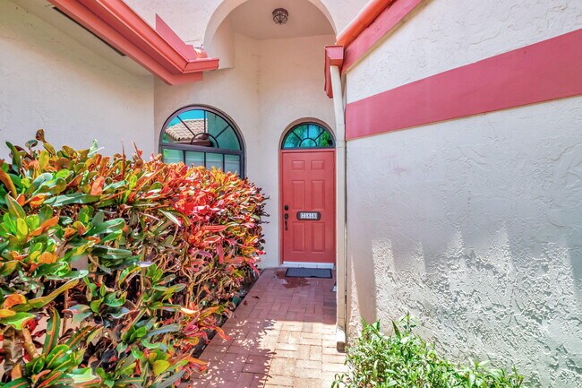 Building Photo - 7585 Lexington Club Blvd