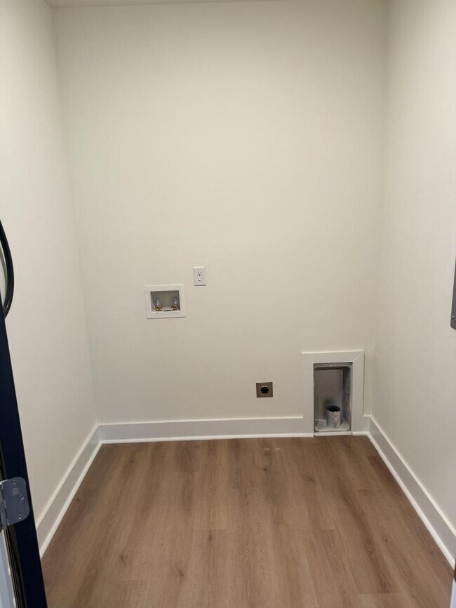 Building Photo - 403 Tribble St