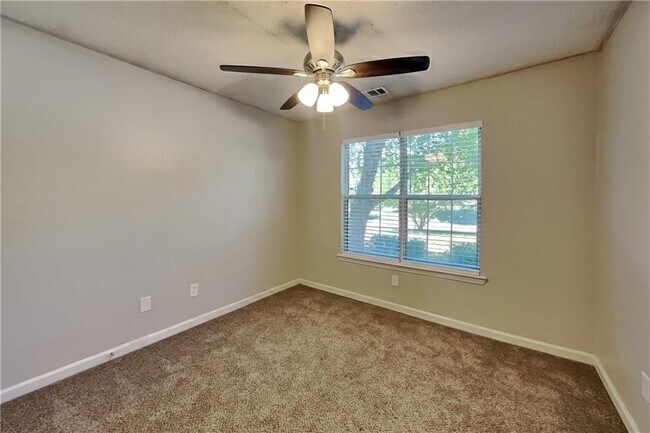 Building Photo - 8435 Sapphire Ln