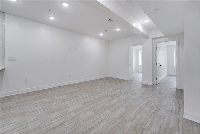 Building Photo - 260 Palisade Ave