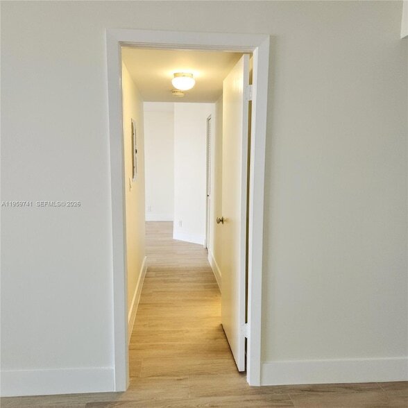 Building Photo - 18181 NE 31st Ct