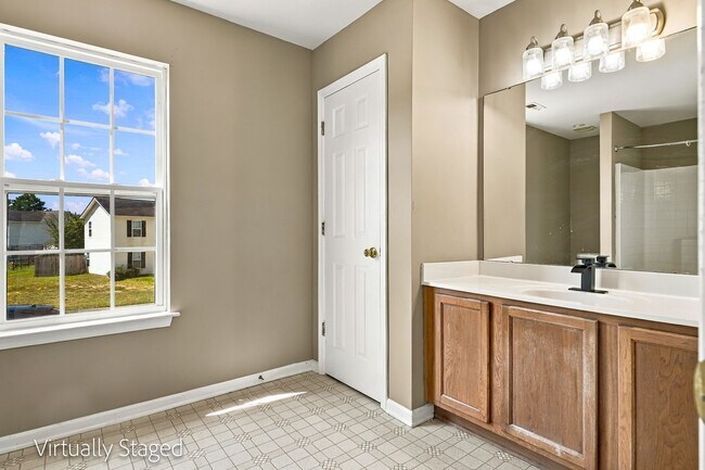 Building Photo - 822 Oakshire Cir