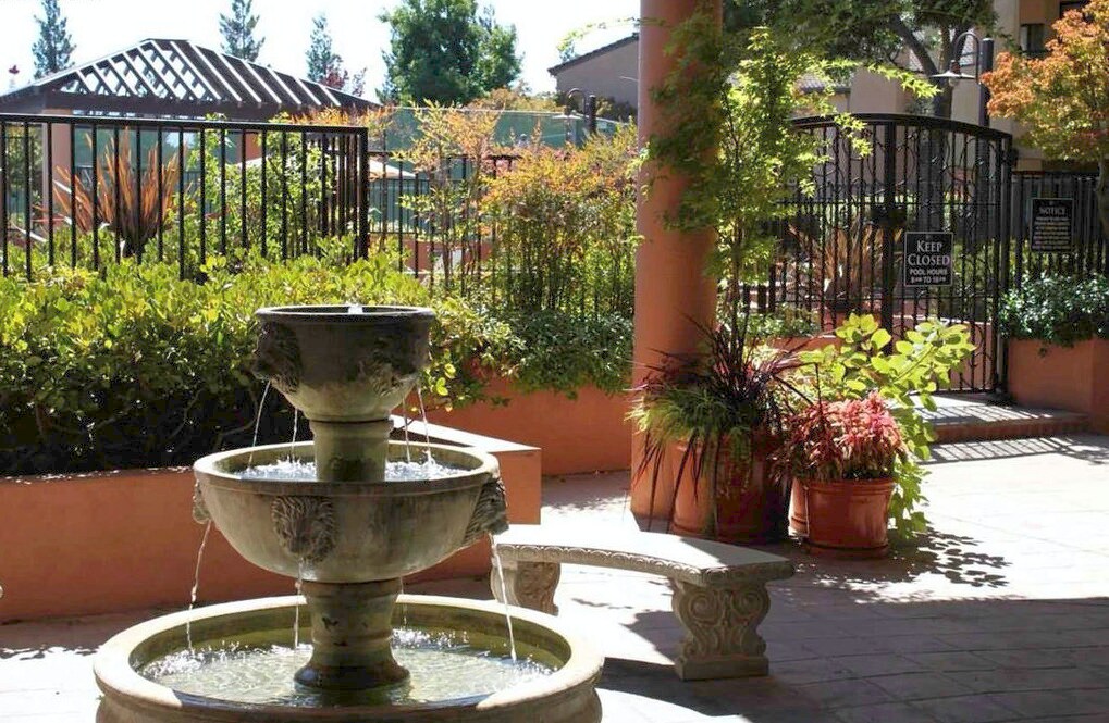 Building Photo - 39199 Guardino Dr