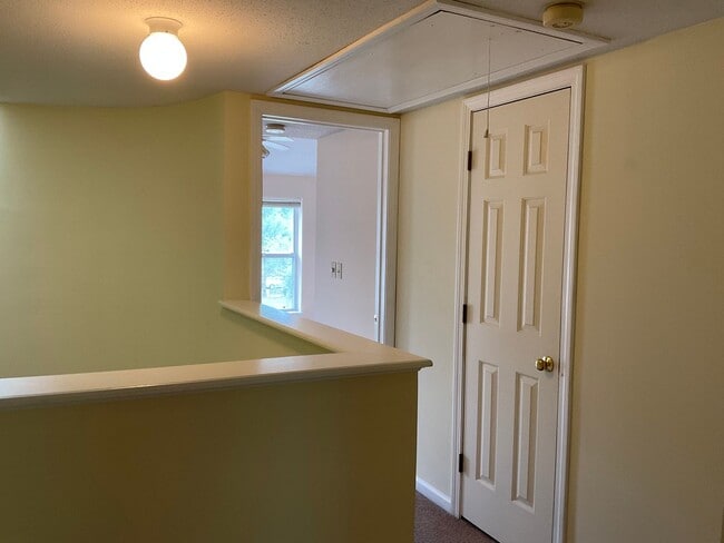 Building Photo - Luxury Townhouse at Camden Pines
