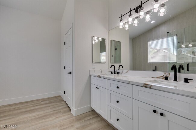 Building Photo - 823 Wintersweet Rd