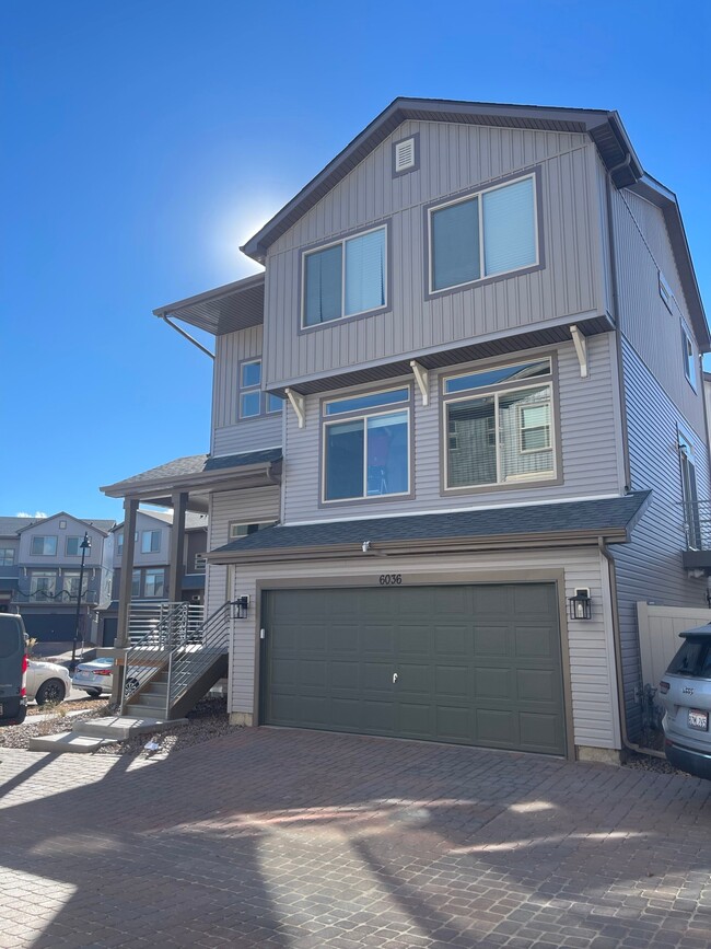 Building Photo - 6036 Callan Dr