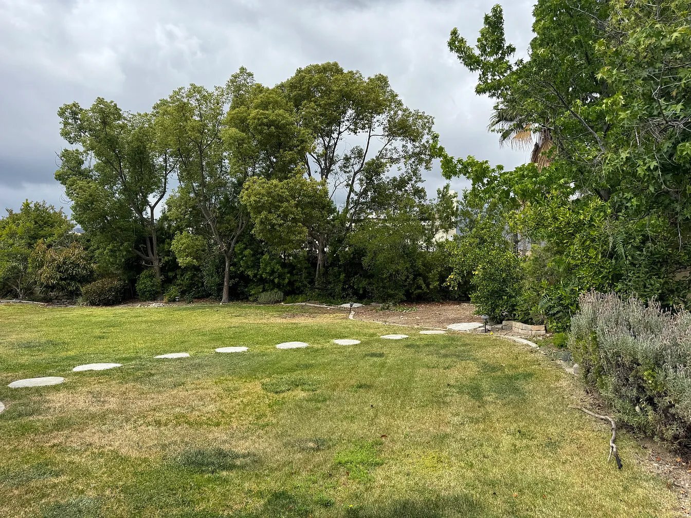 Building Photo - 417 E Miramar Ave