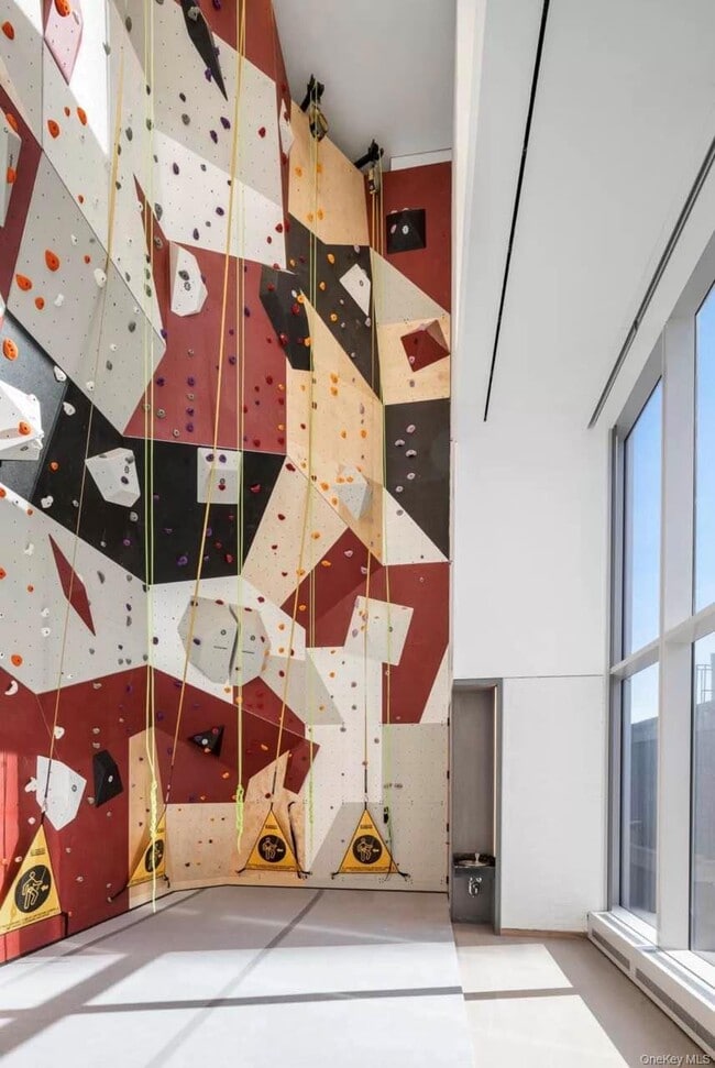 Building Photo - 138 Willoughby St