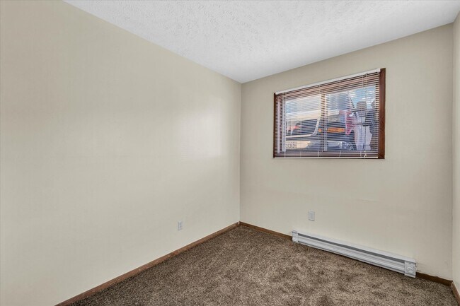 Building Photo - 305 S Prospect Rd