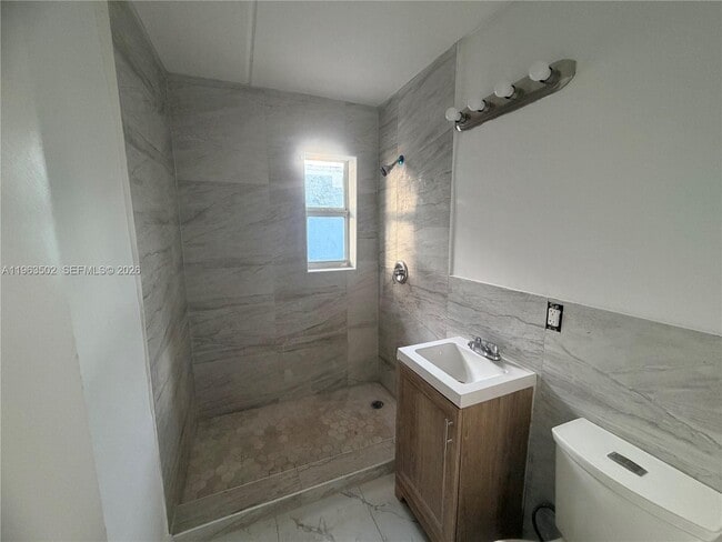 Building Photo - 301 NW 12th Ave