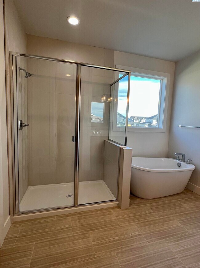 Building Photo - South Richland For Rent