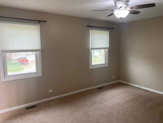 Building Photo - 668 Niagara Dr