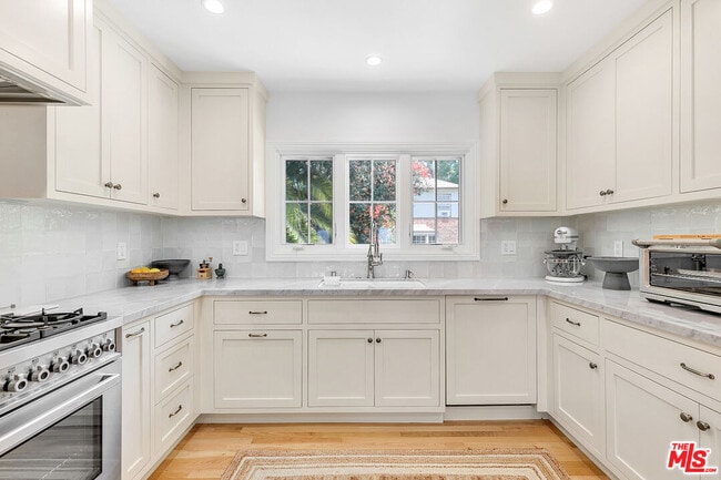 Building Photo - 1009 Carol Dr