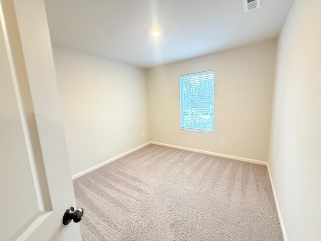 Building Photo - 344 Berkley Rd