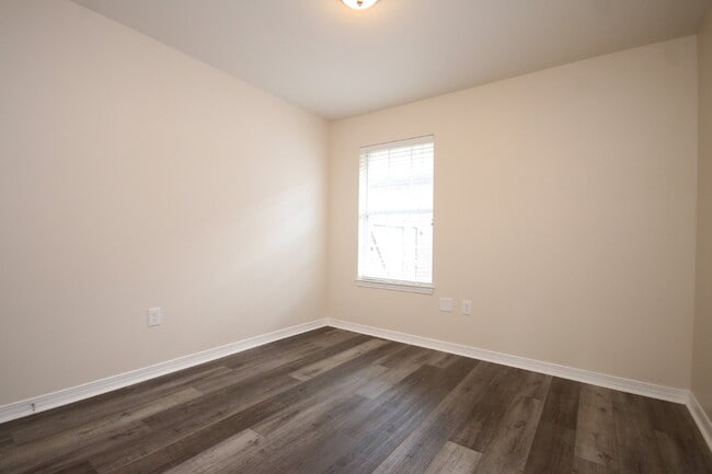 Building Photo - Updated 3BR/2BA Brick Home in Ashley Place...