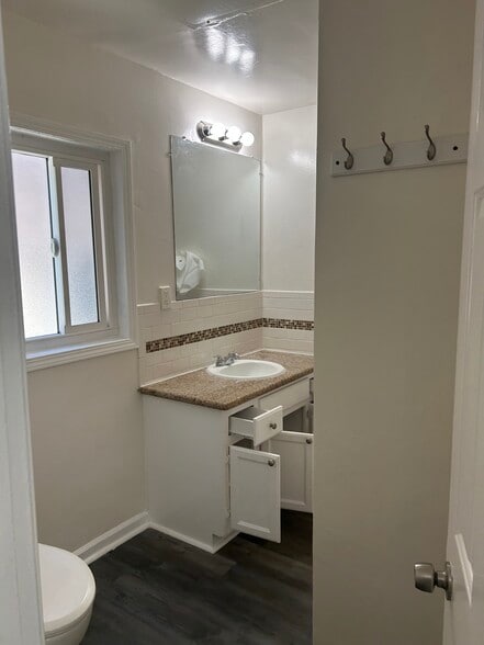 Building Photo - 6859 Coldwater Canyon Ave