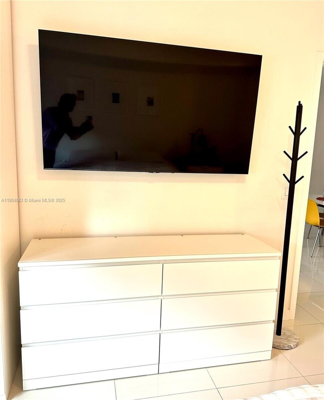 Building Photo - 7661 NW 107th Ave