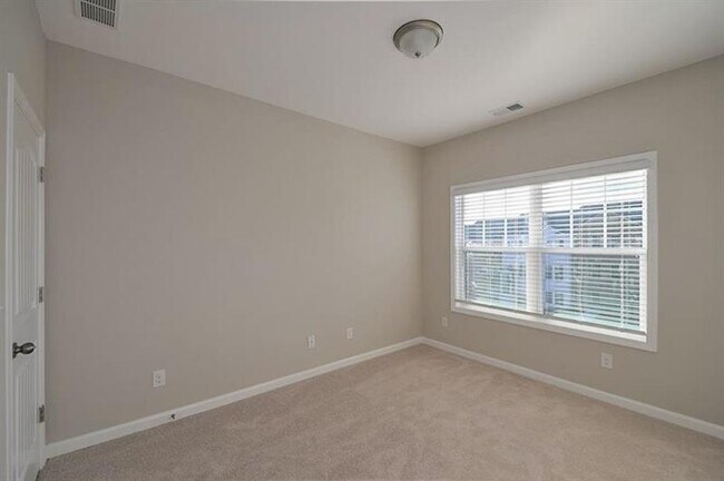 Building Photo - 2501 Ashford Oaks Dr