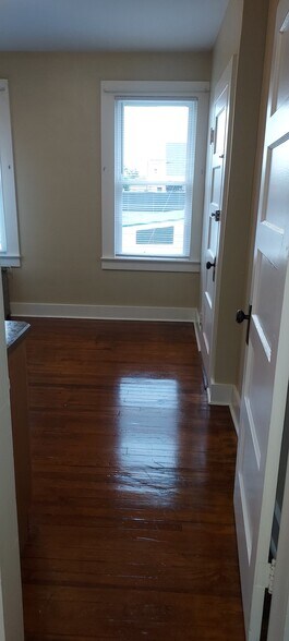Building Photo - 254 N Colony St
