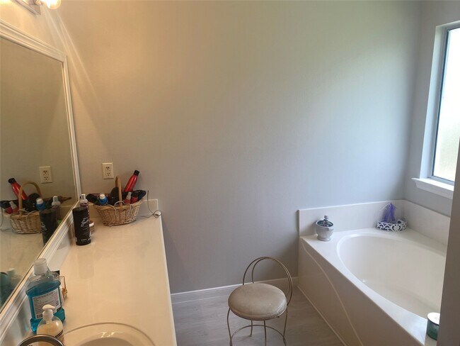 Building Photo - 15330 Geral Ln