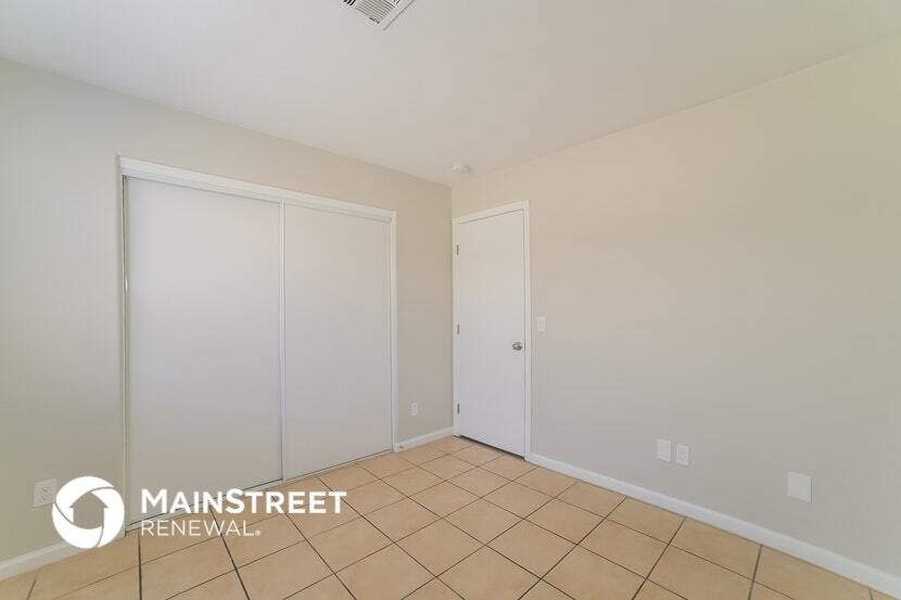 Building Photo - 9017 W Cambridge Ave