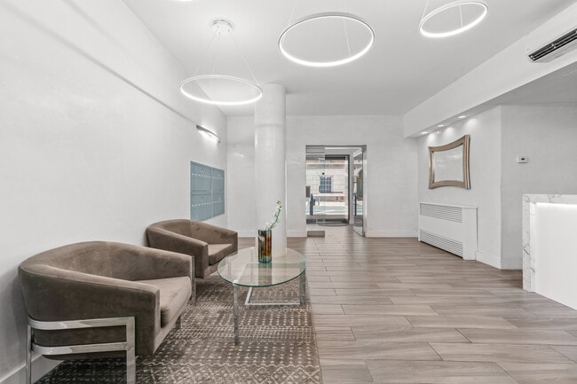Building Photo - 224 E 52nd St