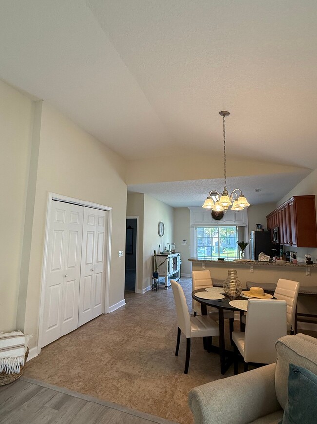 Building Photo - 101 Palm Cove Cir