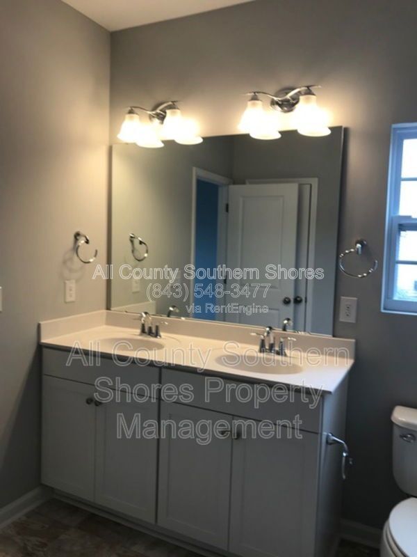 Building Photo - 877 Devon Estate Ave