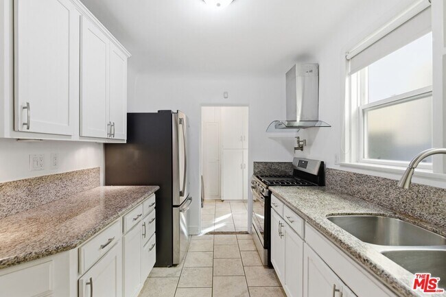 Building Photo - 1307 S Longwood Ave