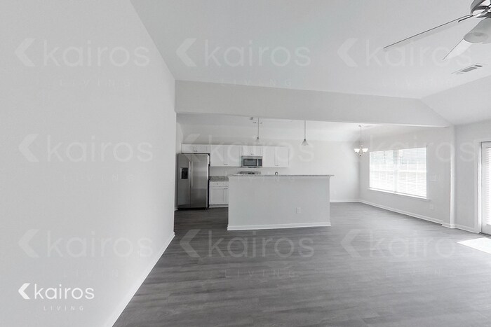 Building Photo - 814 Heather Dr