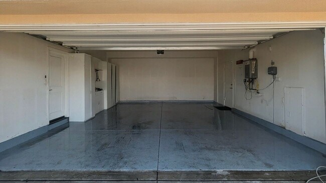 Building Photo - Spacious 4-Bedroom Corner-Lot Home w/ Smar...