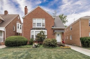 Building Photo - 13582 Cedar Rd