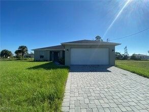 Building Photo - 3777 NE 16th Pl