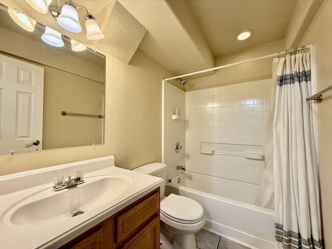 Building Photo - Spacious 4-Bedroom Home with Main level Living