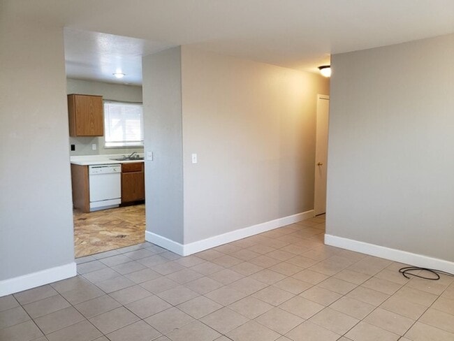 Building Photo - Three Bedroom Stead Home with Storage S...