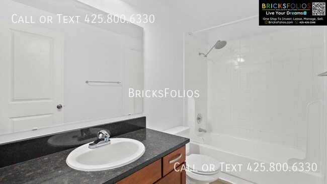 Building Photo - 15242 SE 43rd Ct