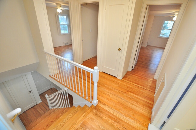 Building Photo - 19 Seneca Rd