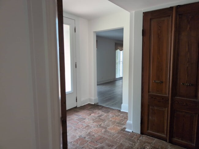 Building Photo - 1074 Georgia Ave