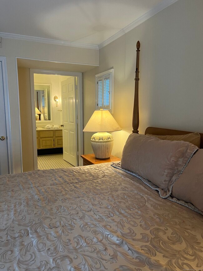 Building Photo - 912 Old Pond Ln