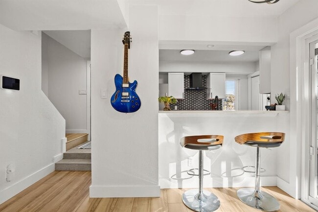 Building Photo - 7001 Woodhue Dr