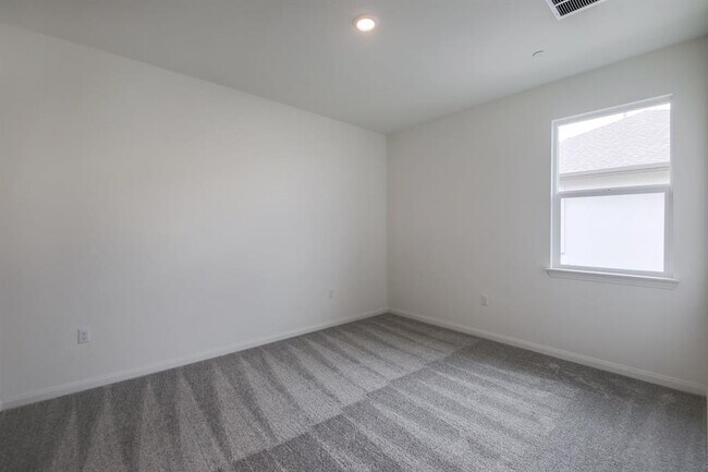 Building Photo - 5204 Watusi Bend