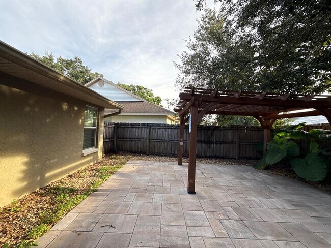 Building Photo - 1215 Tuxford Dr