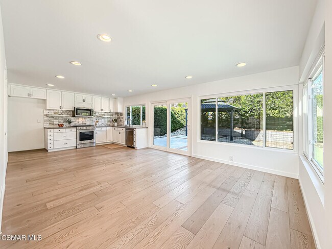 Building Photo - 1915 Woodside Dr