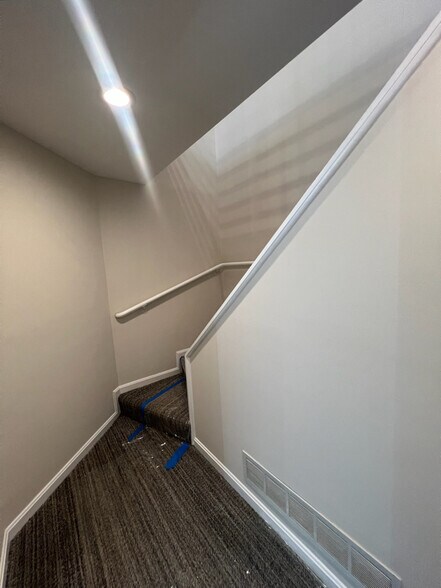 Building Photo - 2326 Upland Pl