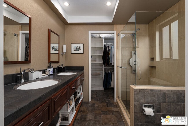 Building Photo - 4545 E 7 Lakes Dr