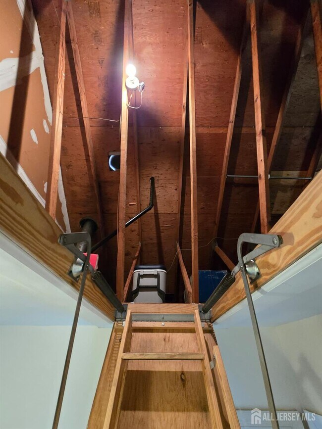 Building Photo - 115 Willett Ave